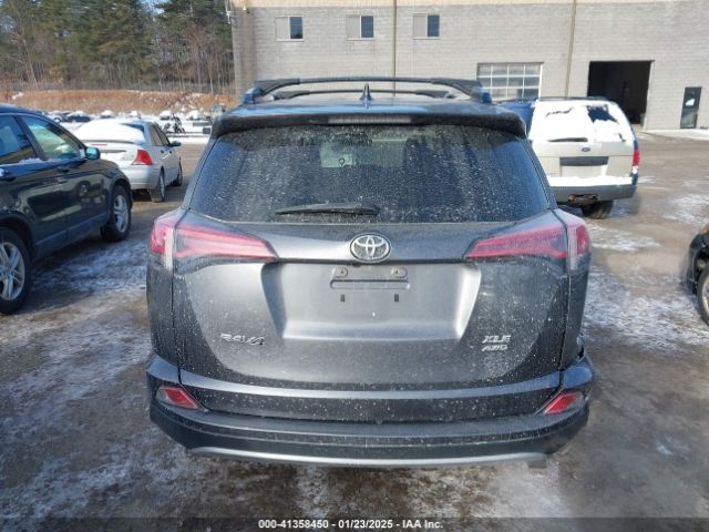 JTMRFREV0HD204803 Toyota Rav4 Xle