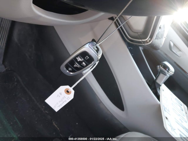 5NMJC3AE3NH073877 Hyundai TUCSON SEL