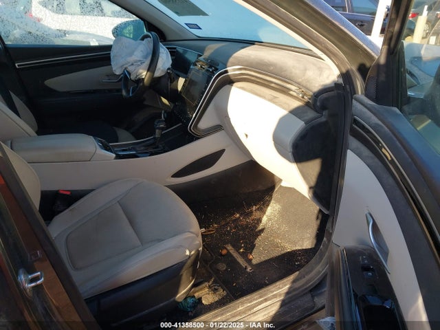 5NMJC3AE3NH073877 Hyundai TUCSON SEL