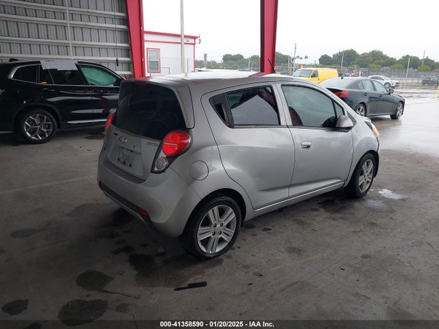 Chevrolet Spark 1lt Cvt 2015 KL8CD6S92FC809824 Image 4