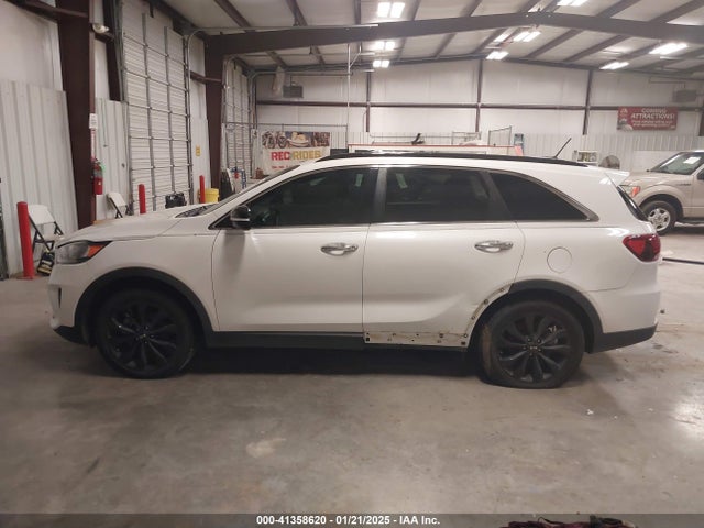 KIA Sorento 3.3l S 2019 5XYPG4A57KG601463 Image 15