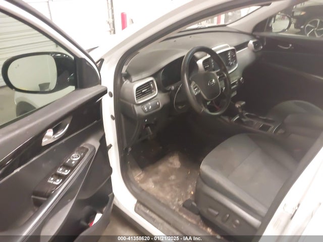 KIA Sorento 3.3l S 2019 5XYPG4A57KG601463 Image 18