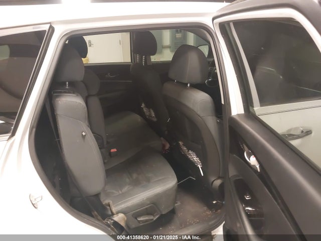 KIA Sorento 3.3l S 2019 5XYPG4A57KG601463 Image 8