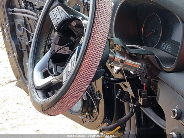KNDP63AC2L7773474 KIA SPORTAGE S