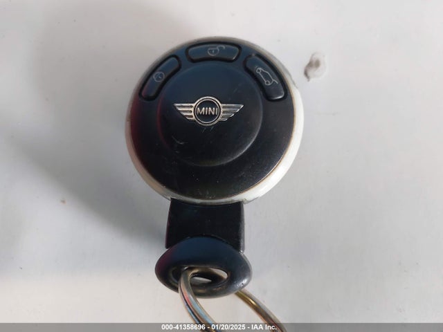 2009 MINI COOPER CLUBMAN WMWML33559TN69257 Photo 10