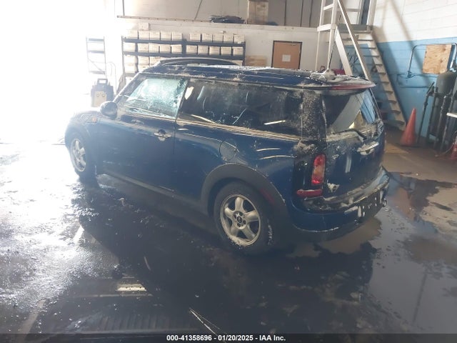 2009 MINI COOPER CLUBMAN WMWML33559TN69257 Photo 2