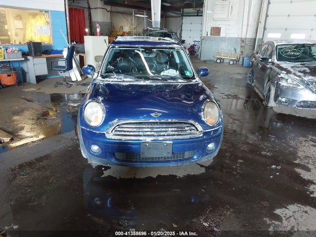 2009 MINI COOPER CLUBMAN WMWML33559TN69257 Photo 5