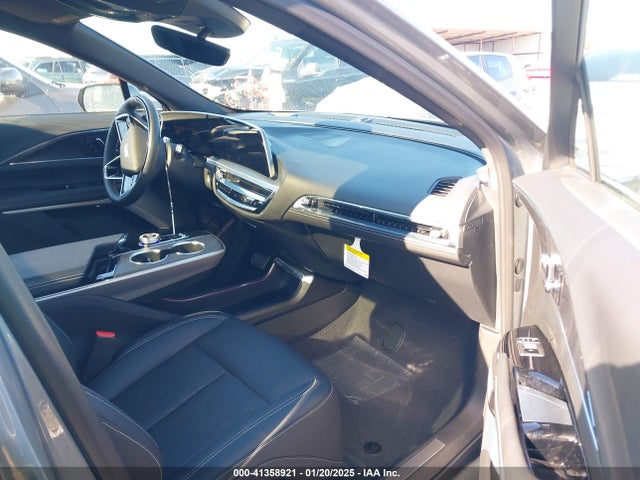 2024 CADILLAC LYRIQ 1GYKPSRL0RZ127699 Photo 4