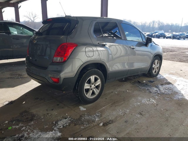3GNCJKSB7LL286075 Chevrolet Trax Fwd Ls