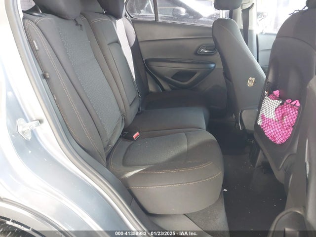 3GNCJKSB7LL286075 Chevrolet Trax Fwd Ls