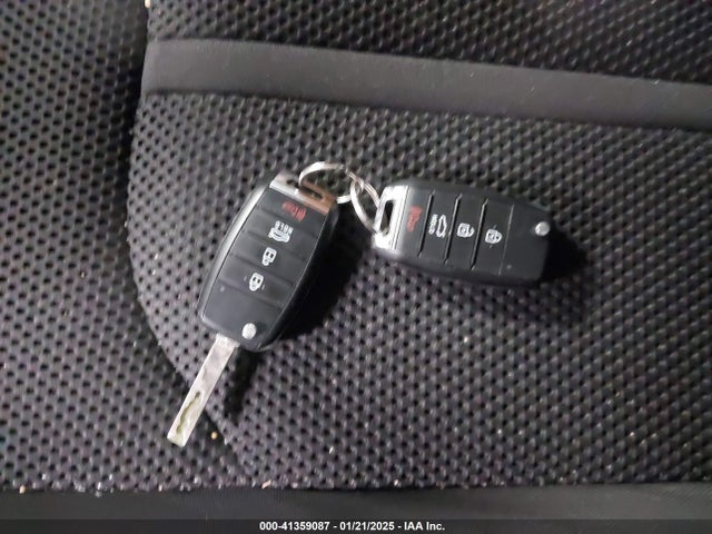 5XXGT4L32KG345809 KIA Optima Lx