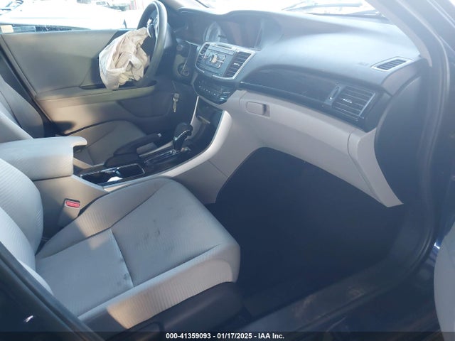 Honda ACCORD LX 2017 1HGCR2F39HA205341 Image 5
