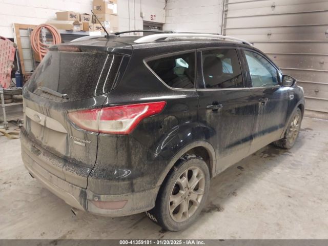 1FMCU9JX2FUA02363 Ford Escape Titanium