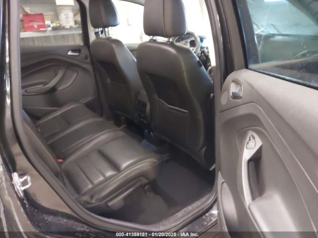 1FMCU9JX2FUA02363 Ford Escape Titanium