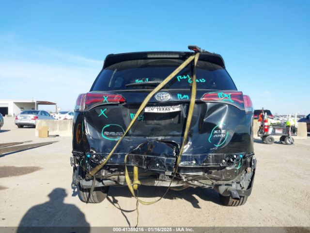2T3RFREV9JW817320 Toyota Rav4 Adventure/xle