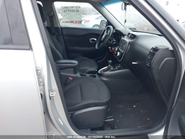 KNDJP3A55J7505343 KIA SOUL +