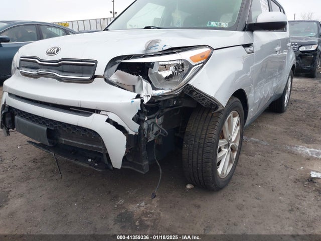 KNDJP3A55J7505343 KIA SOUL +
