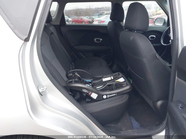 KNDJP3A55J7505343 KIA SOUL +