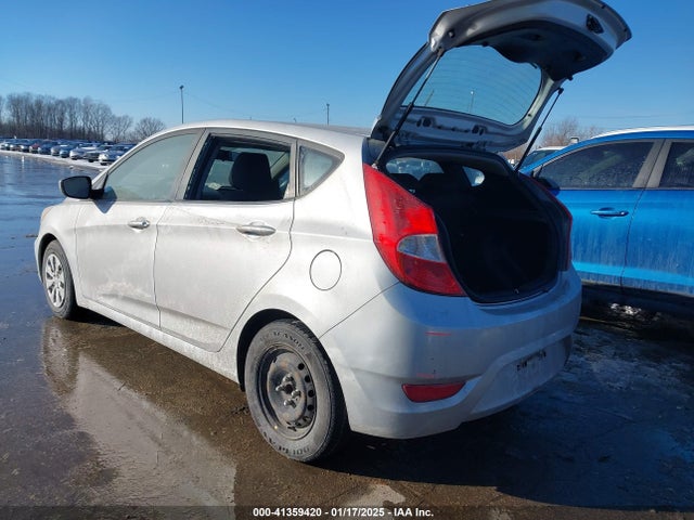 KMHCT5AE8HU338564 Hyundai ACCENT SE