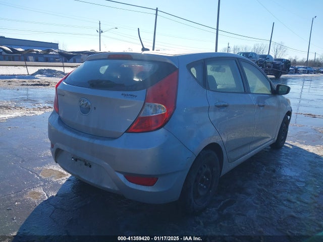 KMHCT5AE8HU338564 Hyundai ACCENT SE