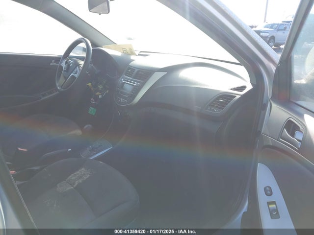 KMHCT5AE8HU338564 Hyundai ACCENT SE