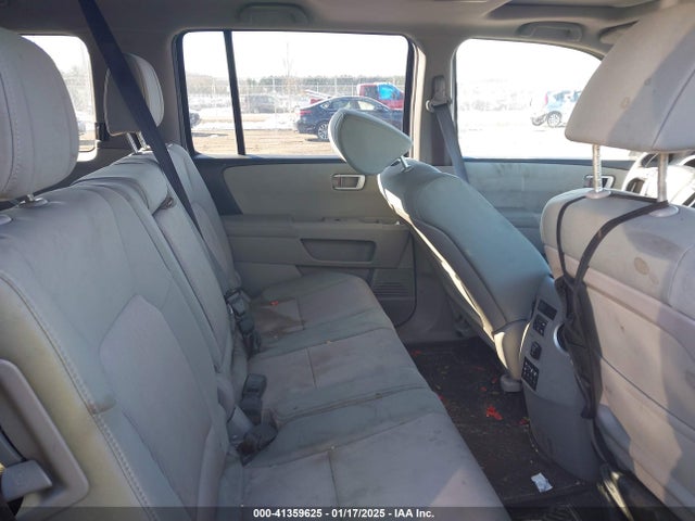 Honda PILOT SE 2015 5FNYF4H37FB021865 Image 8