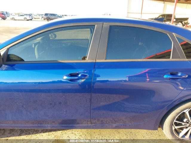 3KPF24AD0NE472873 KIA Forte Lxs