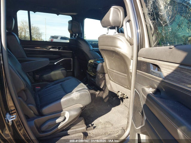 1C4SJUDT3NS109405 Jeep Wagoneer Series Iii 4x2