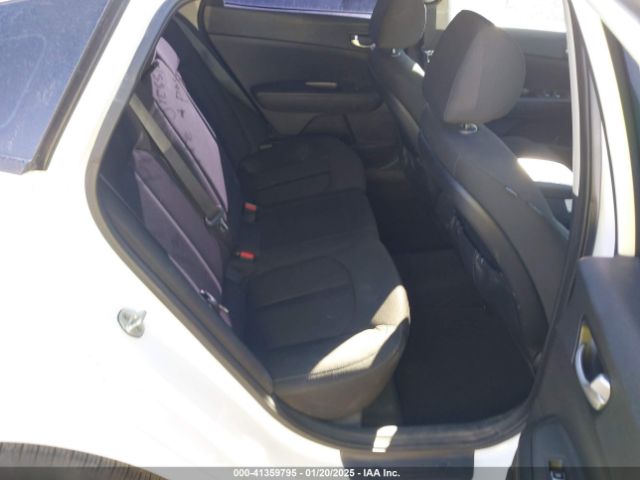 5XXGT4L30GG087779 KIA Optima Lx