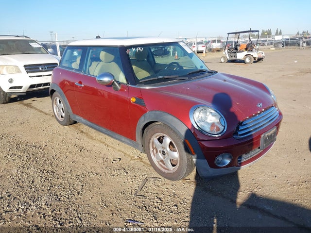 2009 MINI COOPER WMWMF33529TT68357 Photo 0