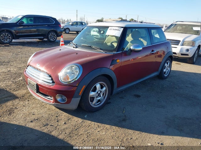 2009 MINI COOPER WMWMF33529TT68357 Photo 1