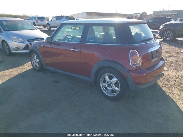 2009 MINI COOPER WMWMF33529TT68357 Photo 2
