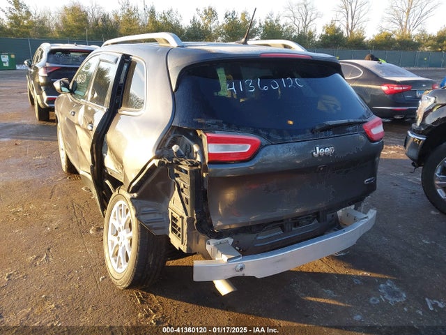 1C4PJLCB9FW525798 Jeep Cherokee Latitude