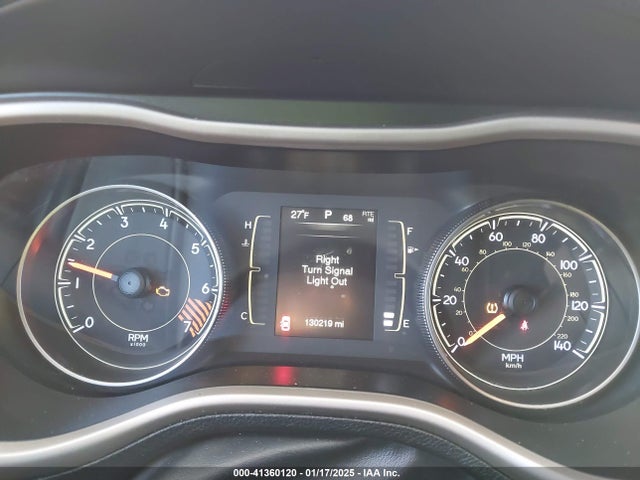 1C4PJLCB9FW525798 Jeep Cherokee Latitude