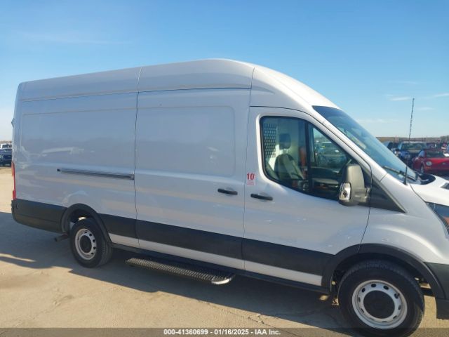 1FTBR3X80NKA65812 Ford Transit-250 Cargo Van