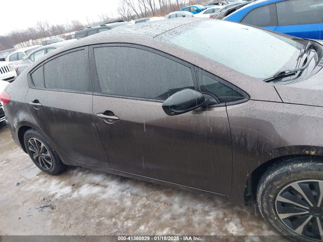 3KPFK4A74JE218667 KIA Forte