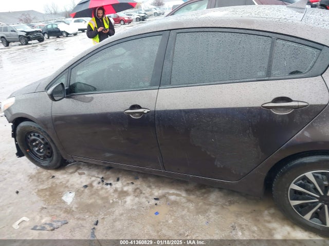 3KPFK4A74JE218667 KIA Forte