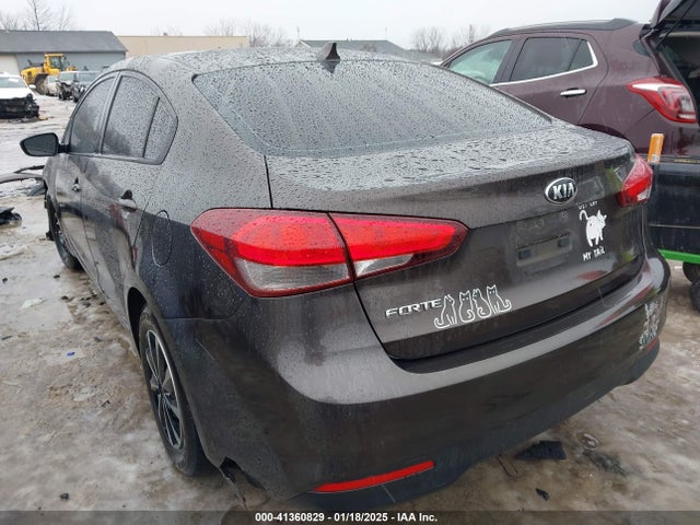 3KPFK4A74JE218667 KIA Forte