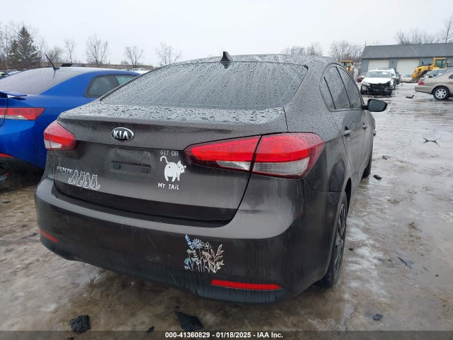 3KPFK4A74JE218667 KIA Forte