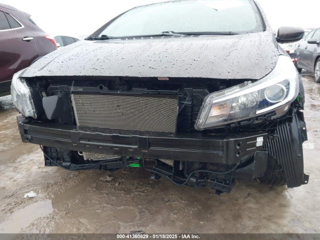 3KPFK4A74JE218667 KIA Forte