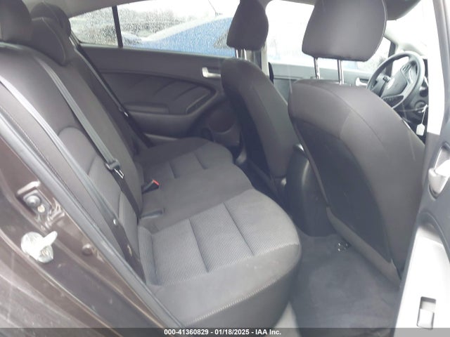 3KPFK4A74JE218667 KIA Forte