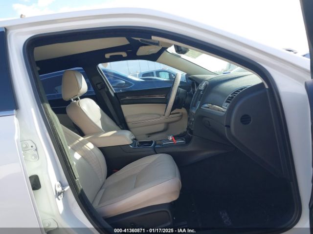 2017 CHRYSLER 300C 2C3CCAEG7HH596512 Photo 4