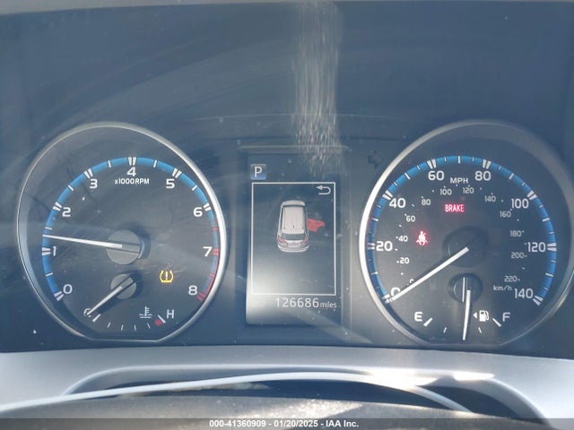 Toyota RAV4 LE 2017 2T3ZFREV8HW336176 Image 7