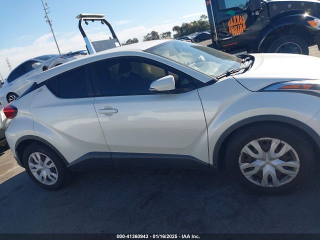 JTNKHMBX9K1016922 Toyota C-HR LE