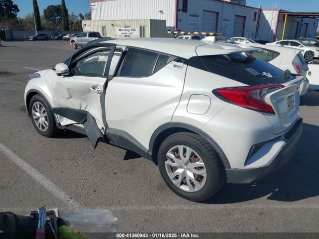 JTNKHMBX9K1016922 Toyota C-HR LE