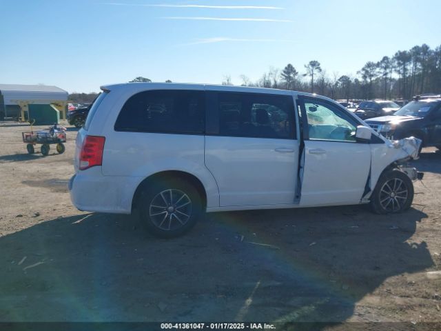 2C4RDGBG1JR199145 Dodge Grand Caravan Se Plus