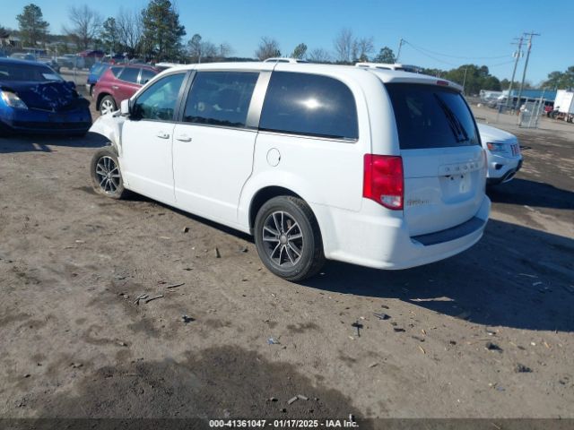 2C4RDGBG1JR199145 Dodge Grand Caravan Se Plus
