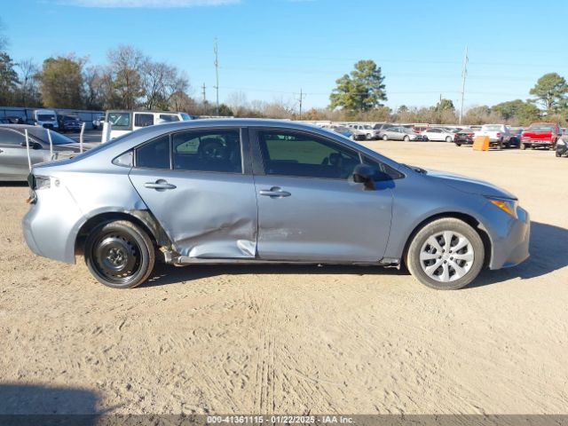 5YFEPMAE3NP335687 Toyota COROLLA LE