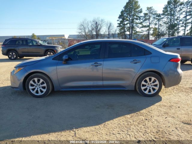 5YFEPMAE3NP335687 Toyota COROLLA LE