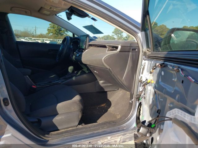 5YFEPMAE3NP335687 Toyota COROLLA LE